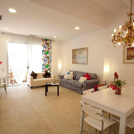 Coroleu House Barcelona Hostel ภายนอก รูปภาพ
