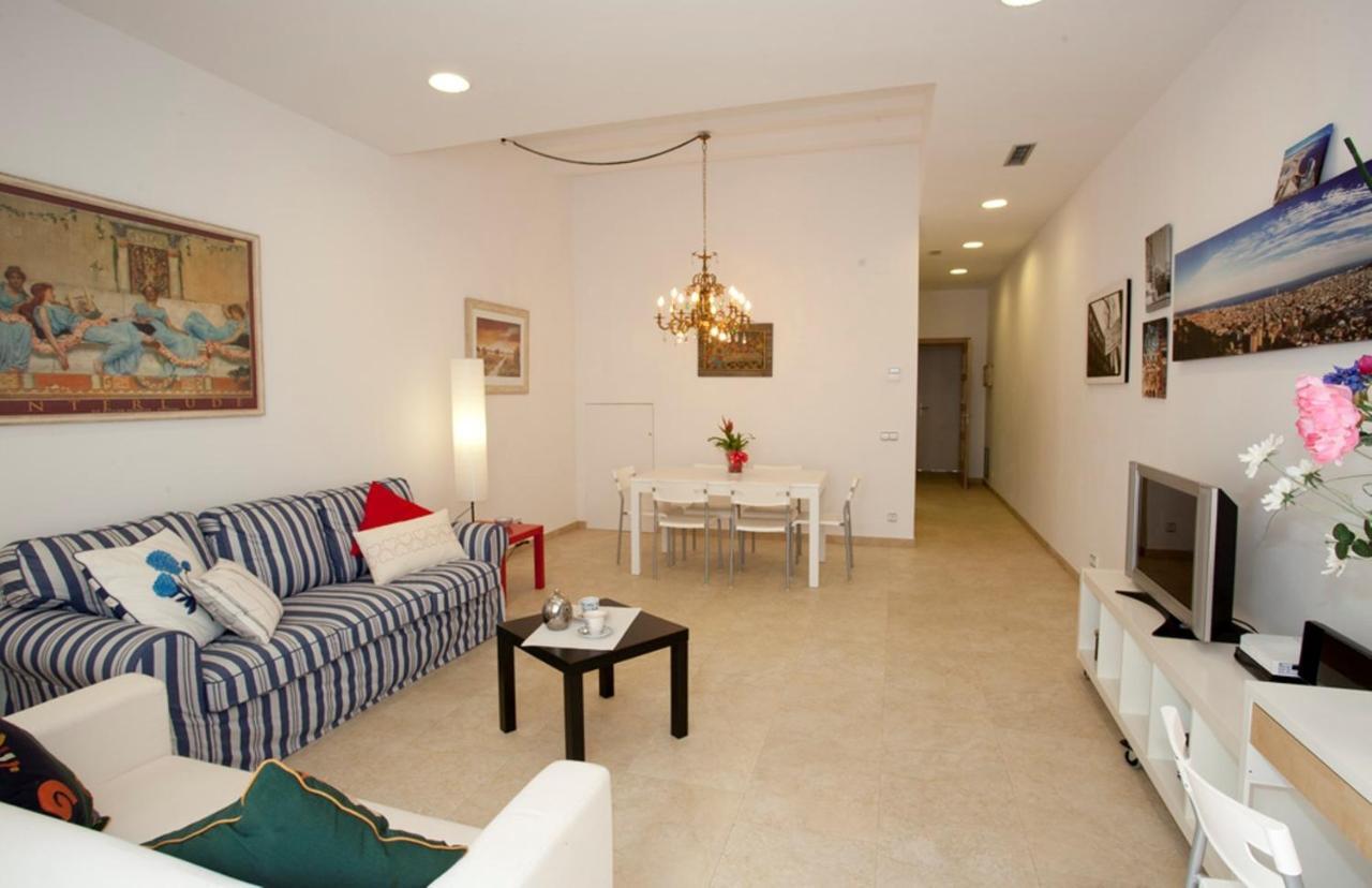 Coroleu House Barcelona Hostel ภายนอก รูปภาพ